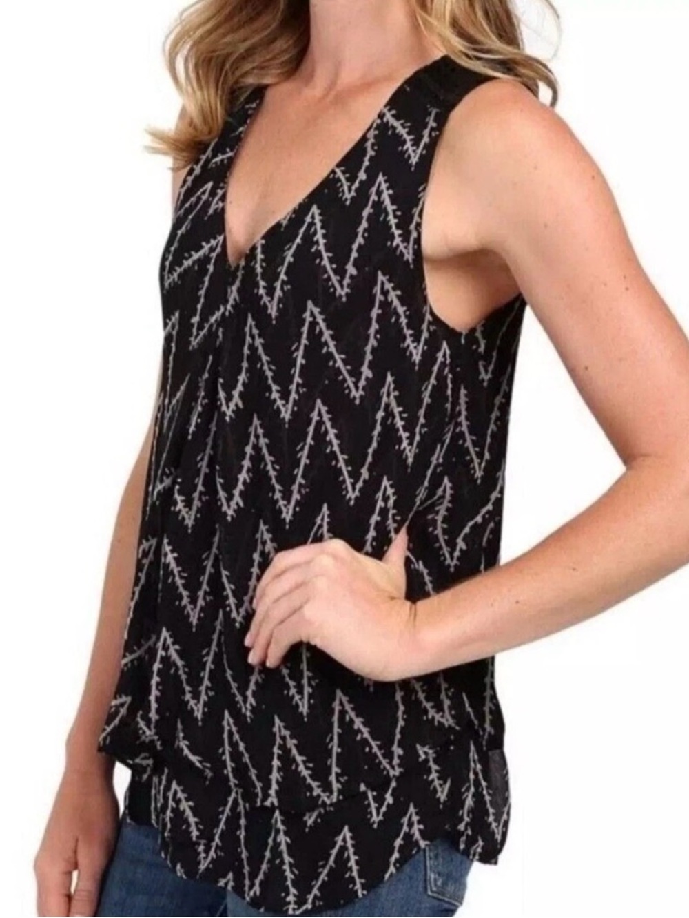 Lucky Brand double layer black tank top featuring a zigzag pattern Women’s XS